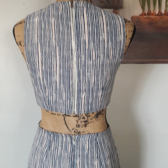 Forever  21 drees 🦋 - Picture 4 of 8